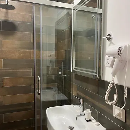 Hotel Adria Shëngjin